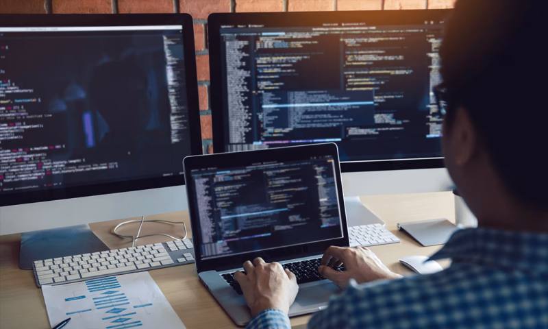 数据科学选型:R与Python如何赋能上犹县网站建设?